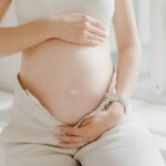 Schwangerschaftsbauch mit Strich: Wann taucht er auf?
