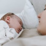 Babys drehen sich auf den Bauch - wann ist das möglich?