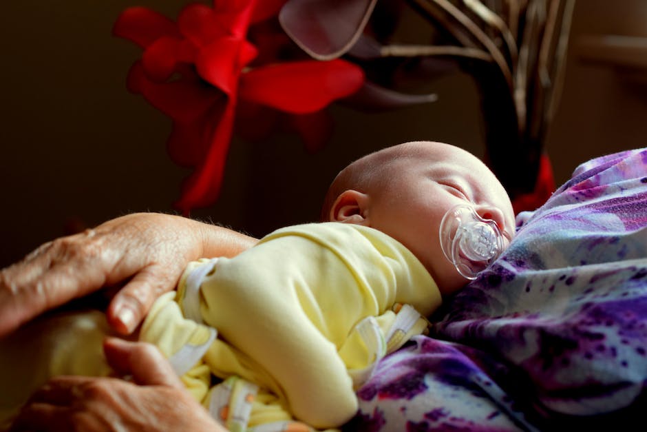  Warum ist das Bauchschlafen für Babys gesund?