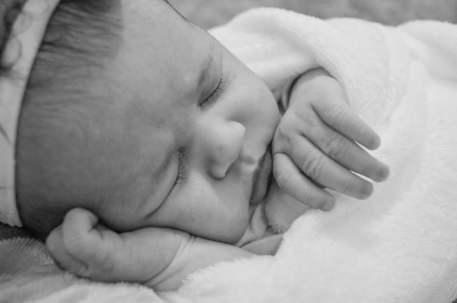 Alt-Attribut für Baby auf dem Bauch schlafen