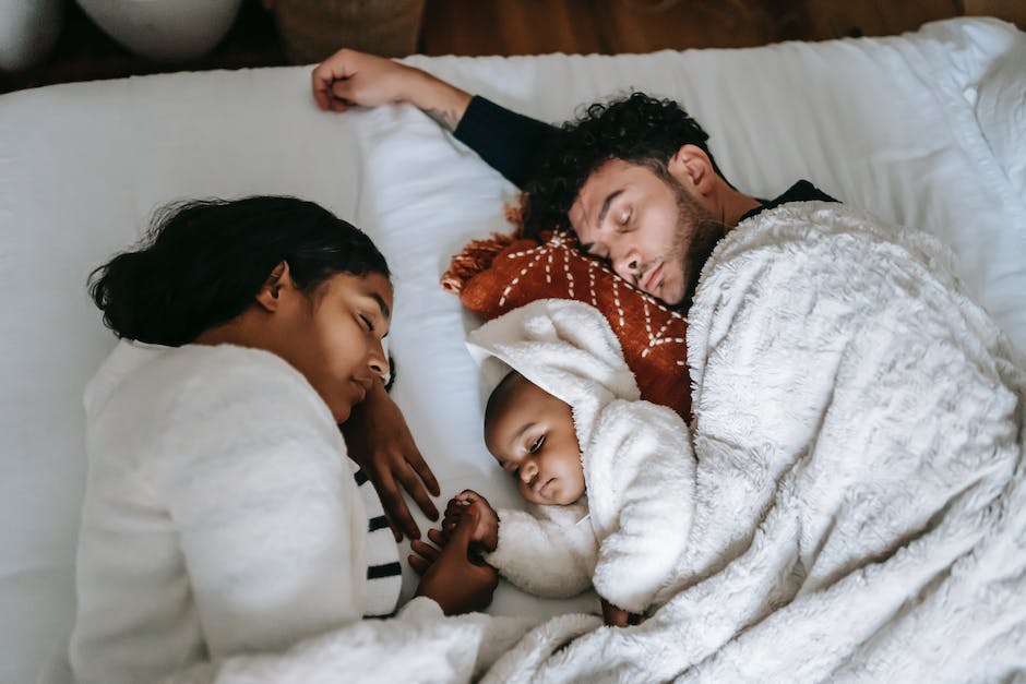 Babyschlaf auf dem Bauch: sichere Empfehlungen
