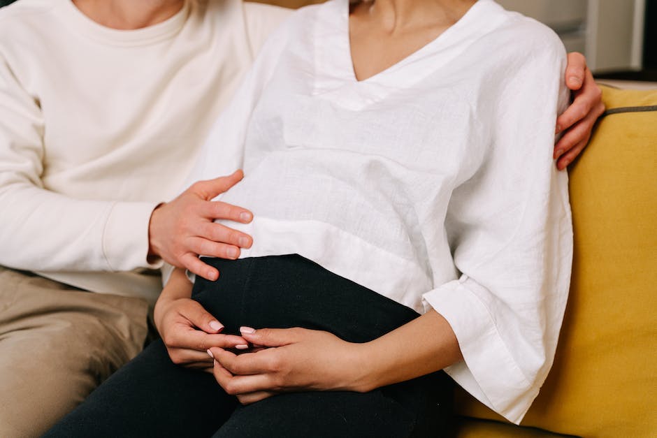 Bauchwölbung in der Schwangerschaft sichtbar machen