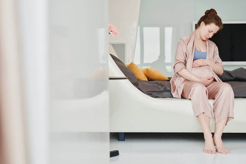 Wann spüren schwangere Frauen den Fötus im Bauch?