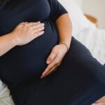 harter Bauch in der Schwangerschaft erkennen