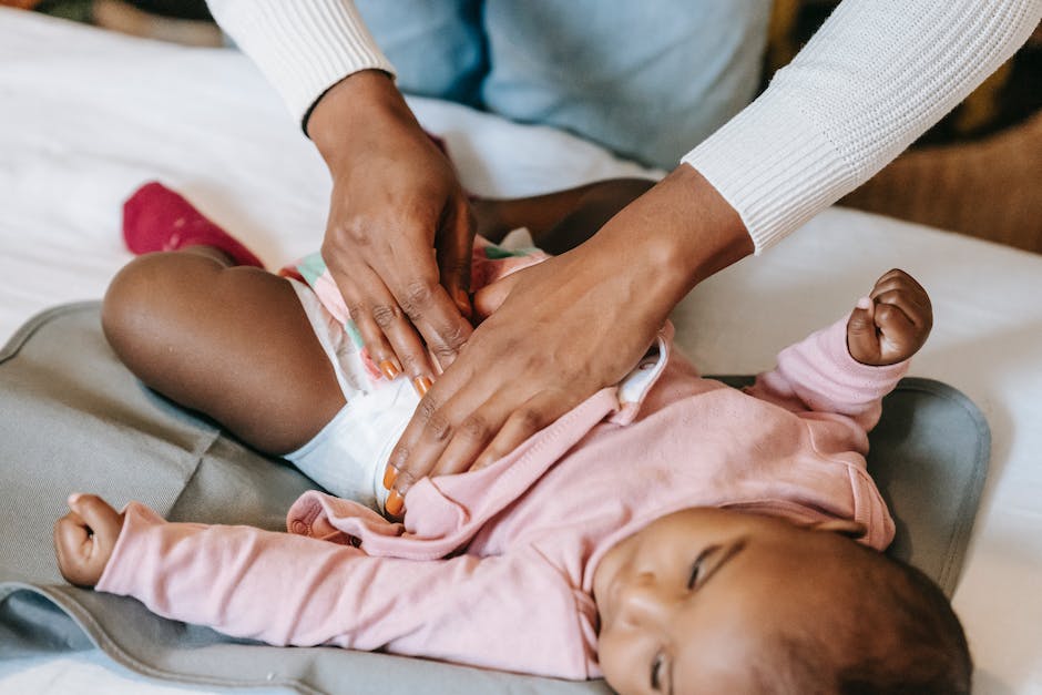  Wie lange sollten Babys auf den Bauch gelegt werden?